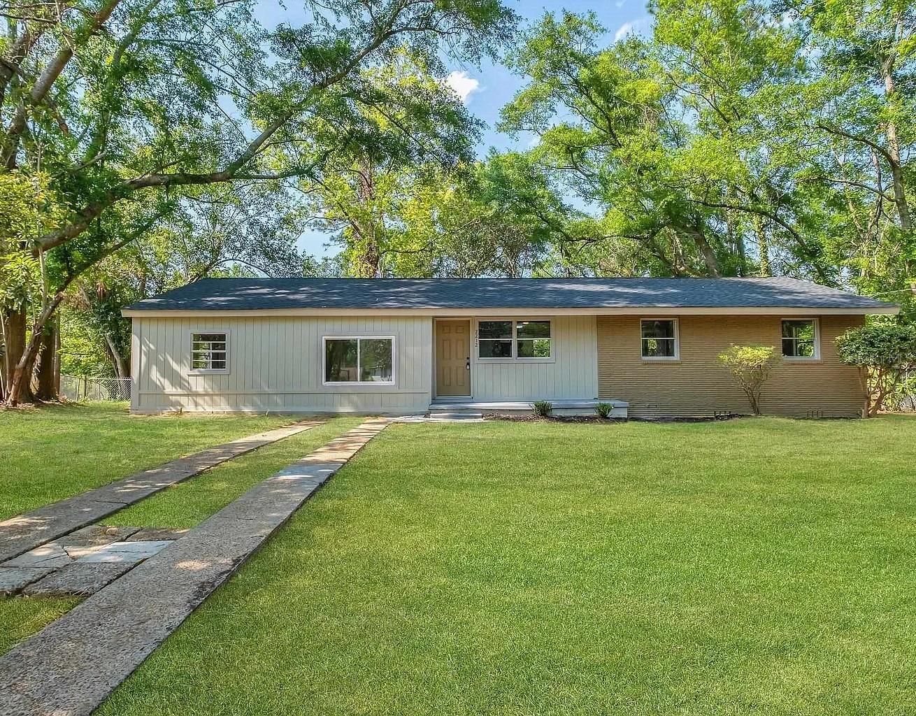 2212 BERKSHIRE DR