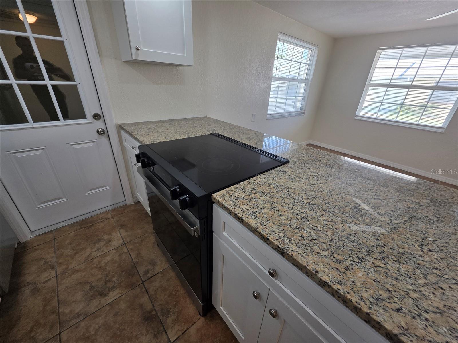 4926 Getner St #4926 Property Photo 5