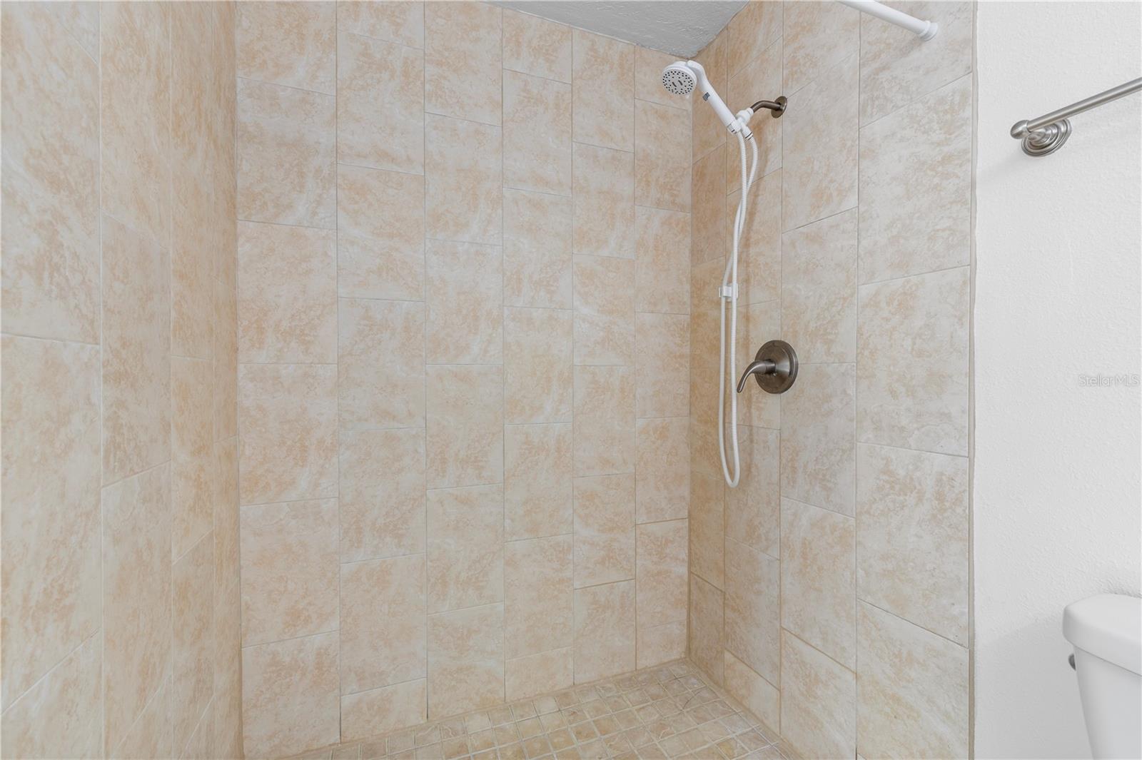6432 Meadowbrook Ln Property Photo 25