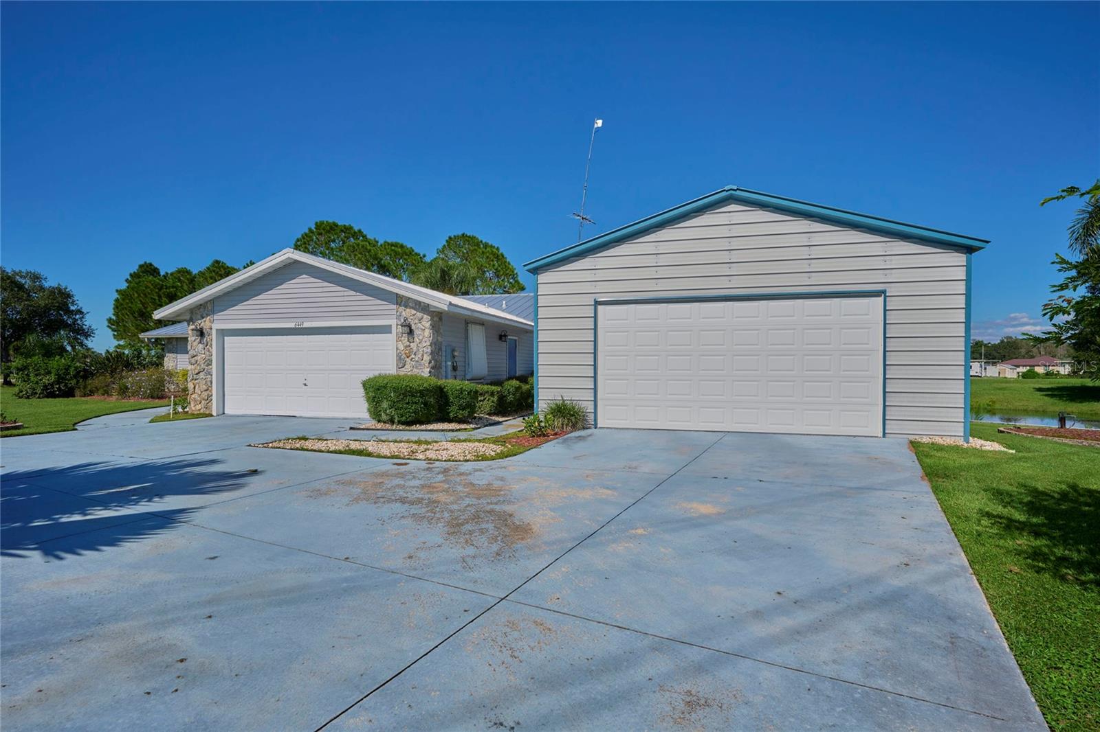 6449 Avocado Dr Property Photo 7