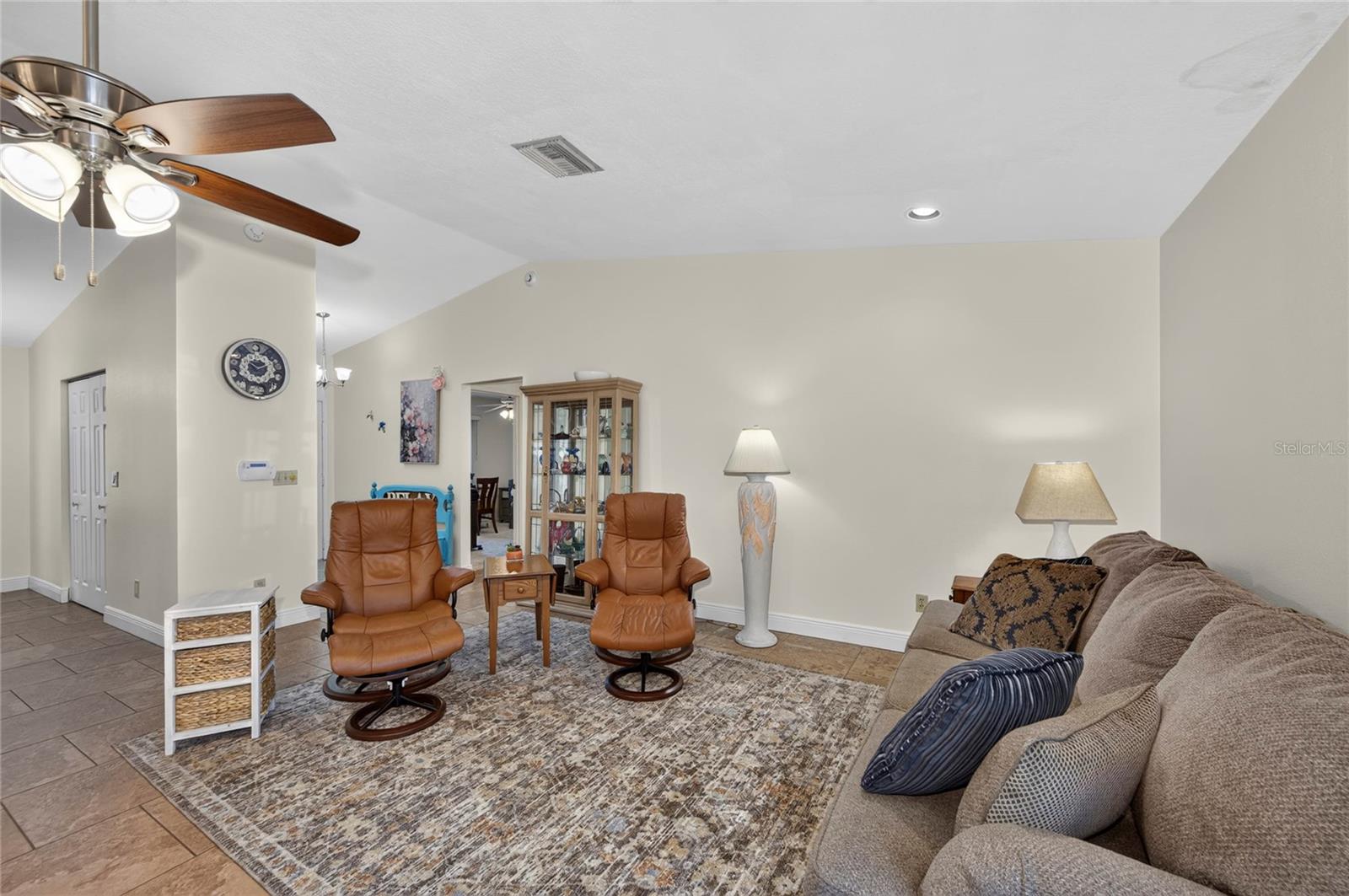 6449 Avocado Dr Property Photo 12