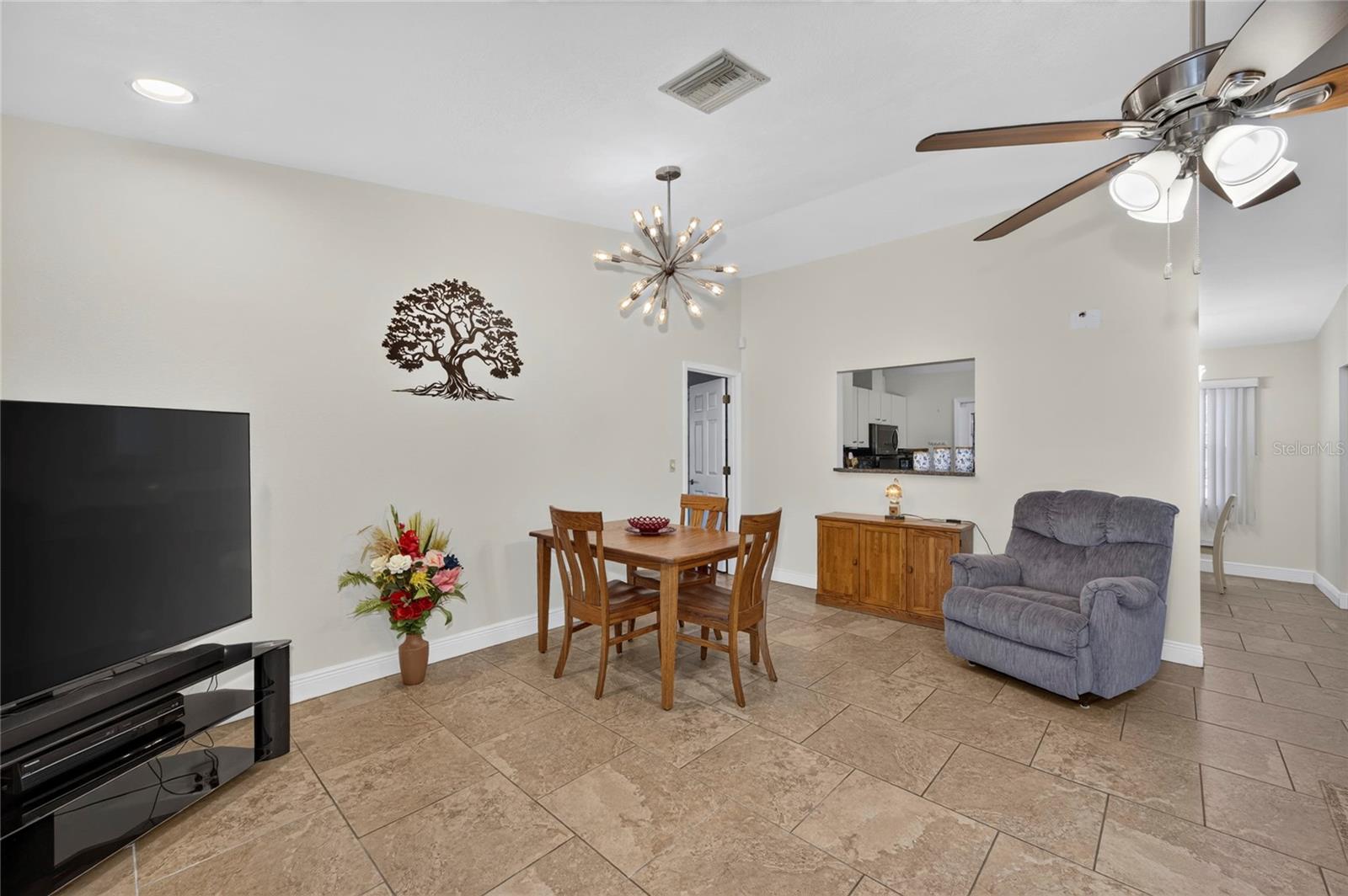 6449 Avocado Dr Property Photo 14