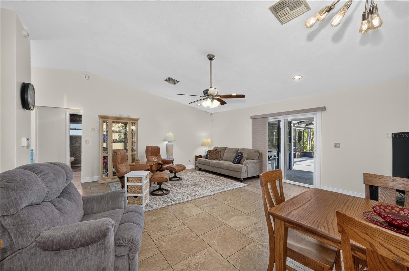 6449 Avocado Dr Property Photo 15