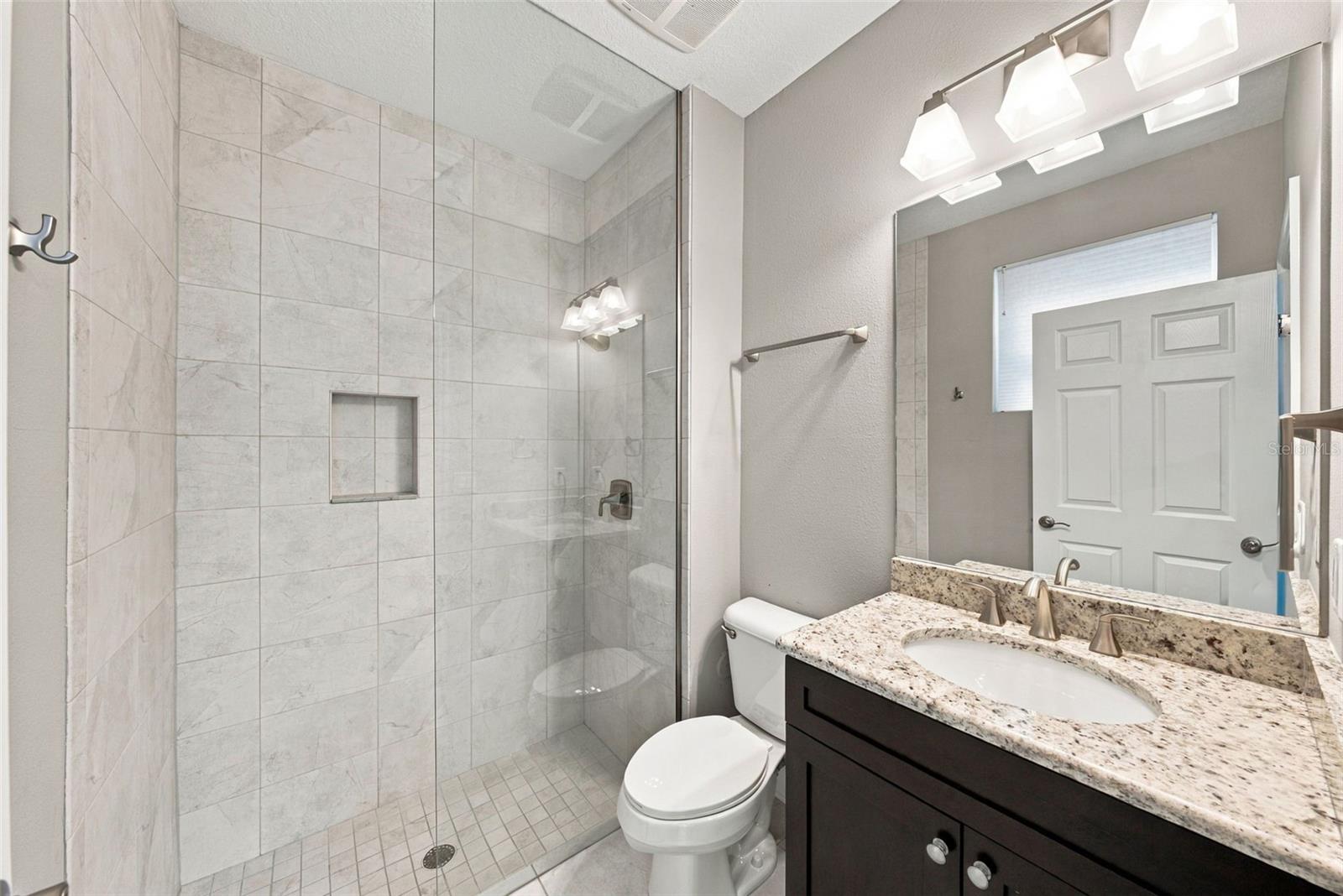 3226 W Horatio St Property Photo 5