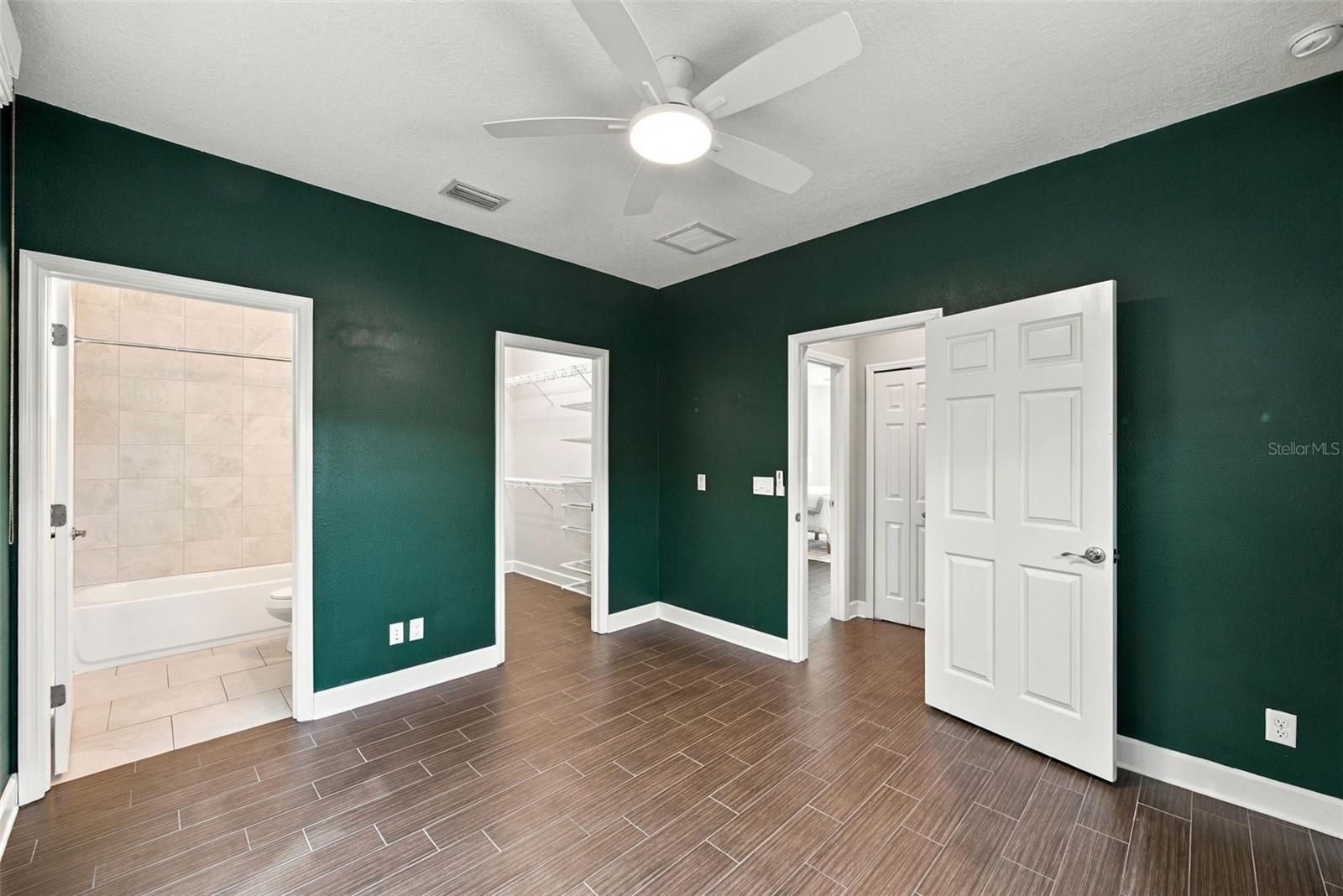 3226 W Horatio St Property Photo 28