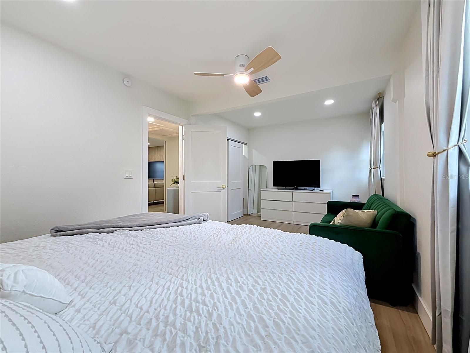 5833 Dartmouth Ave N Property Photo 32