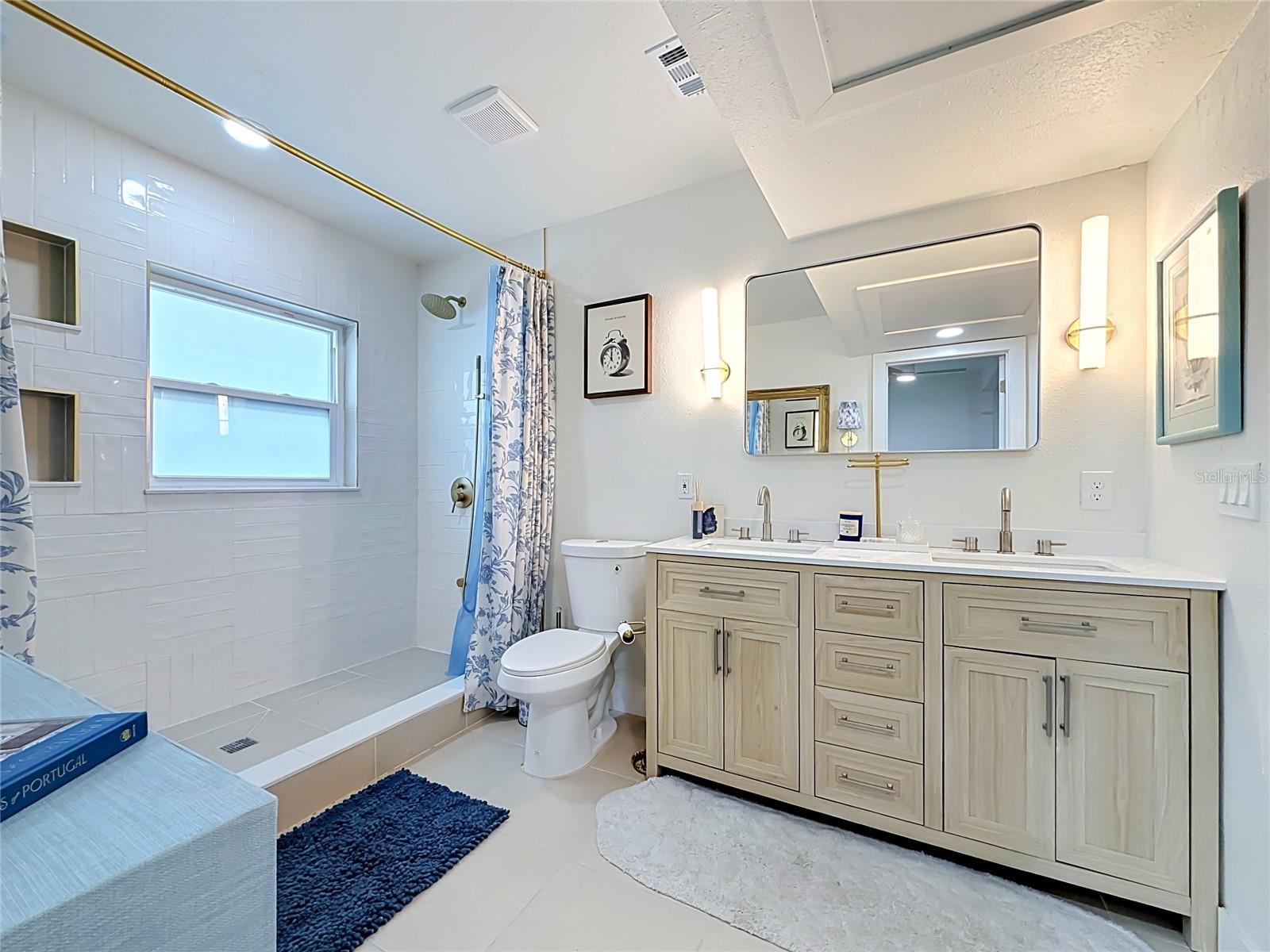 5833 Dartmouth Ave N Property Photo 37