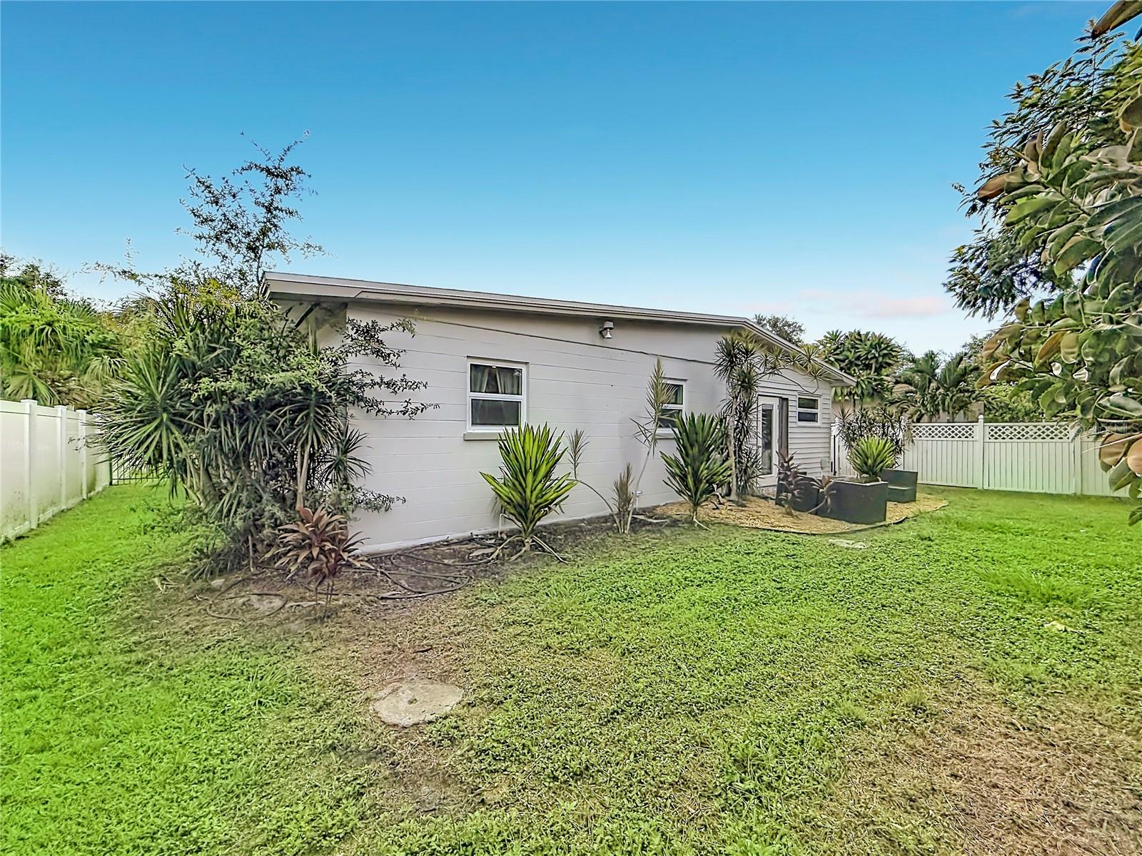 5833 Dartmouth Ave N Property Photo 52