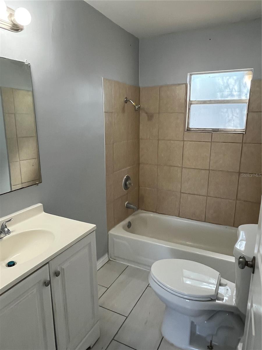 407 Cardinal Dr Property Photo 7