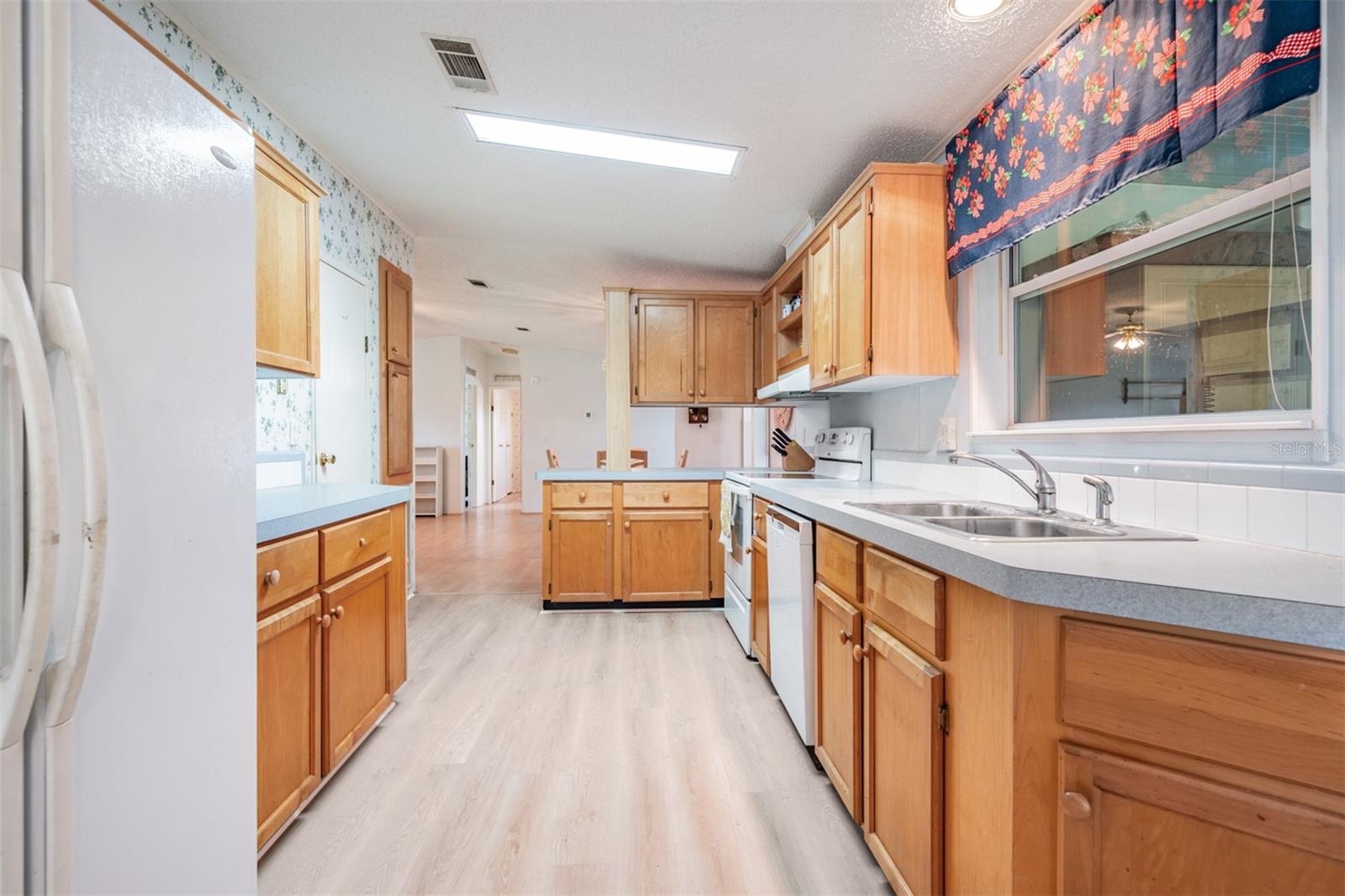 37700 Neukom Ave Property Photo 5
