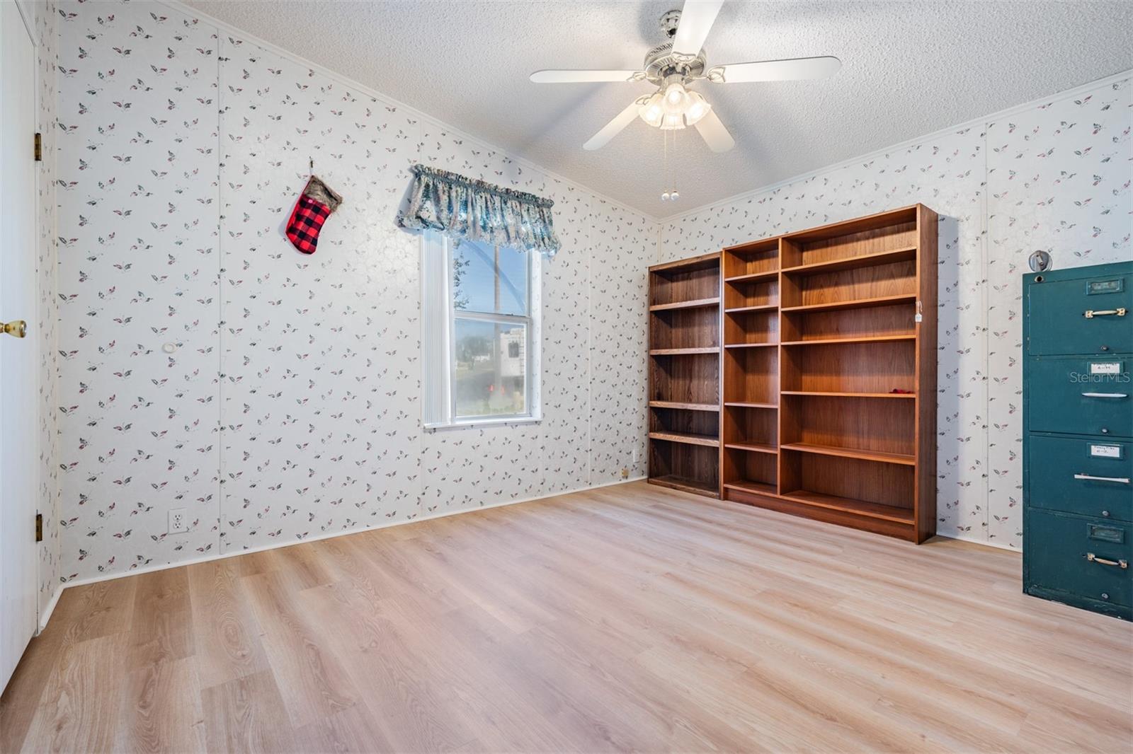 37700 Neukom Ave Property Photo 25