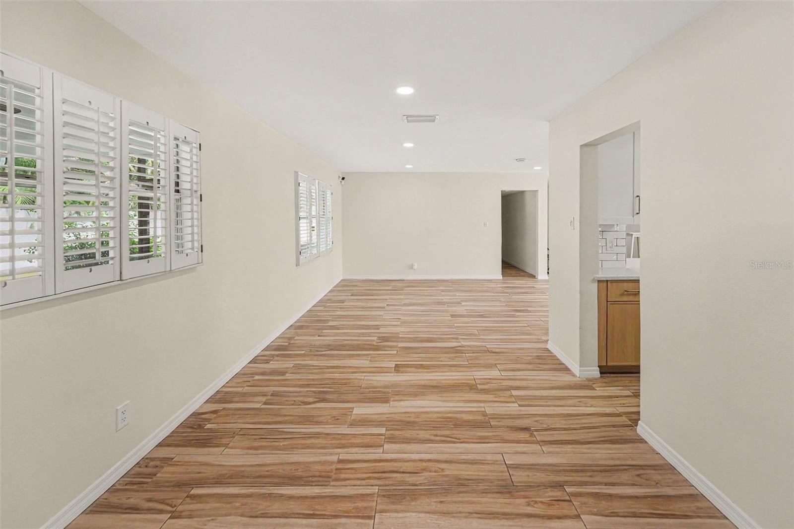 3936 E Eden Roc Cir #1 Property Photo 11