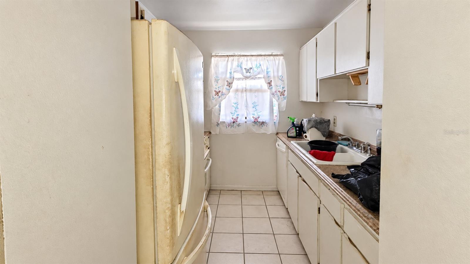 2750 E Bay Dr #14c Property Photo 5