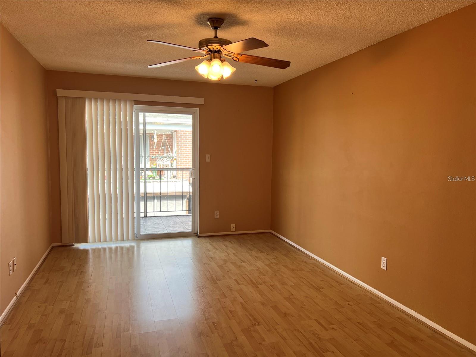 8542 10th St N #c Property Photo 5
