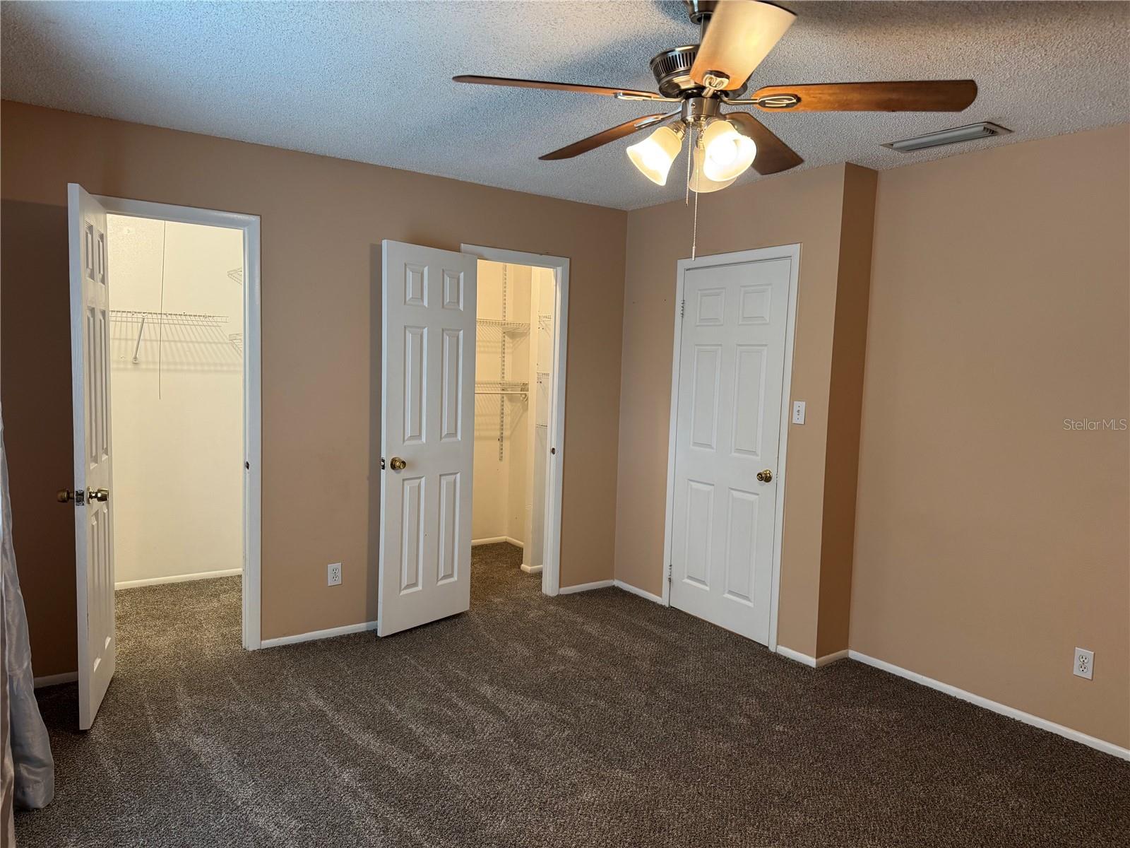 8542 10th St N #c Property Photo 13