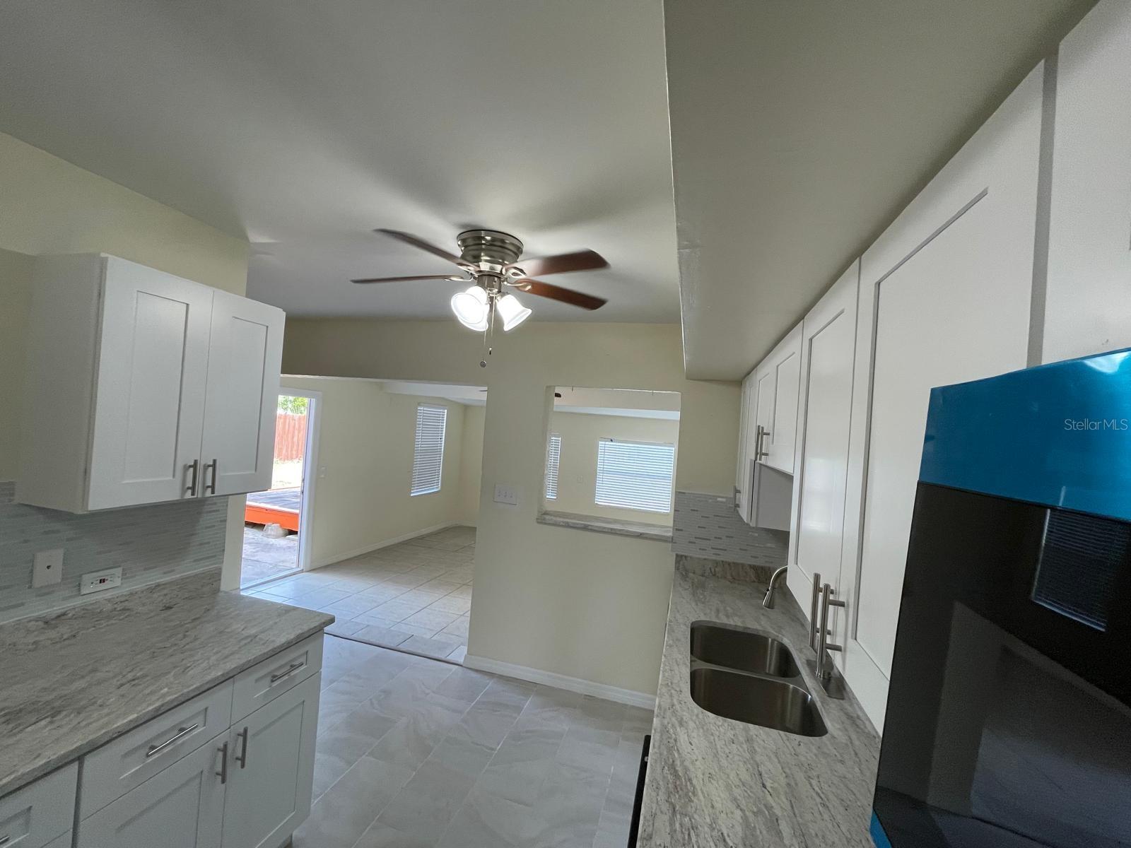 309 Country Club Dr Property Photo 5