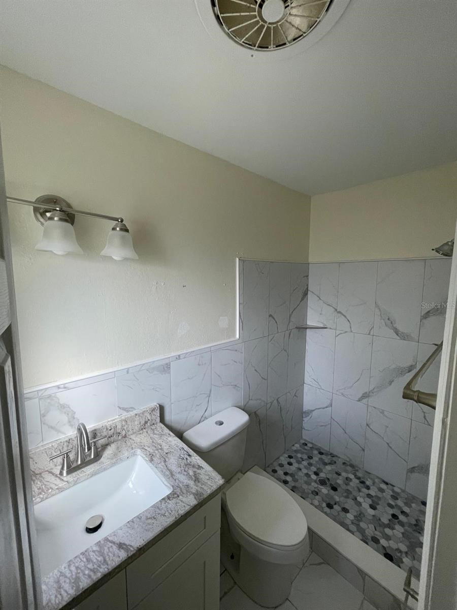 309 Country Club Dr Property Photo 6