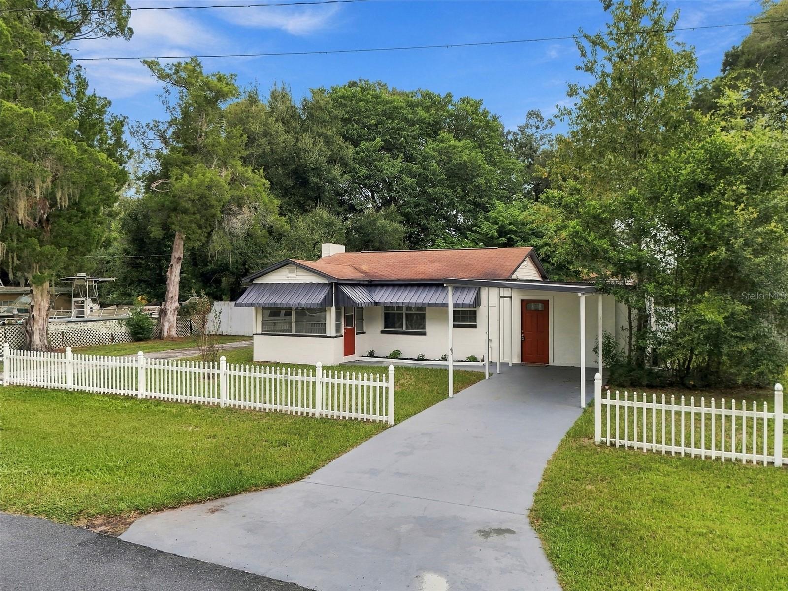 5175 E Live Oak Ln Property Photo 2