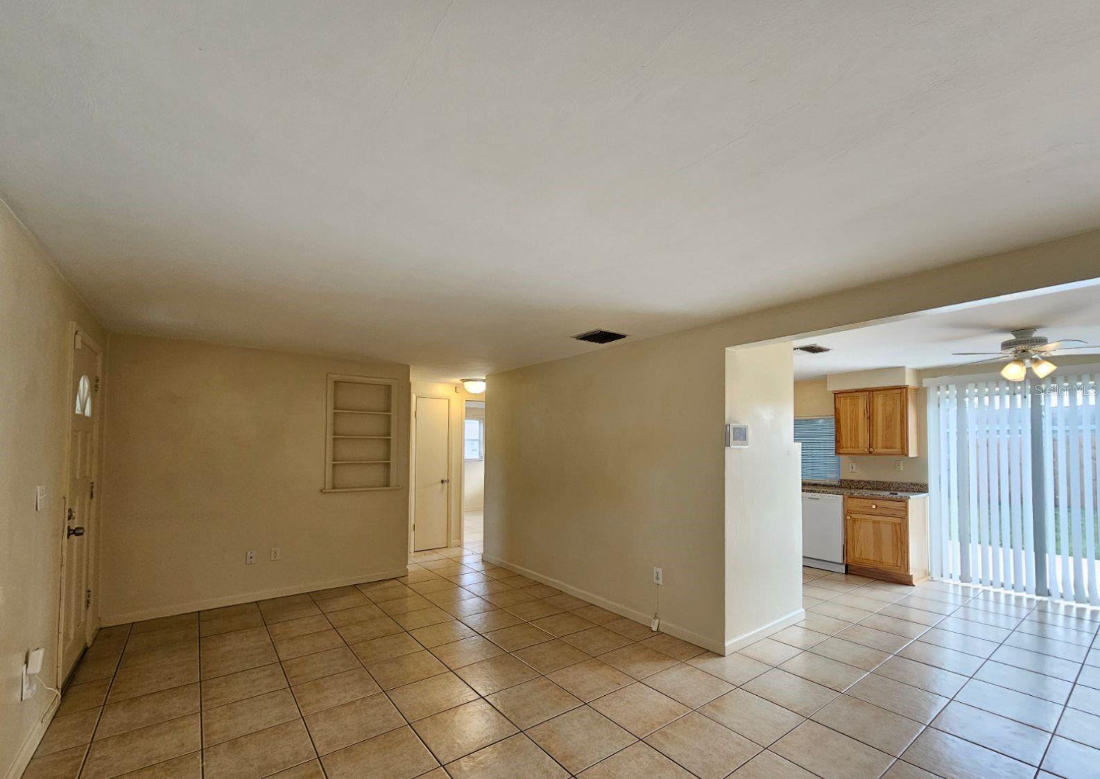 4332 Newbury Dr Property Photo 5