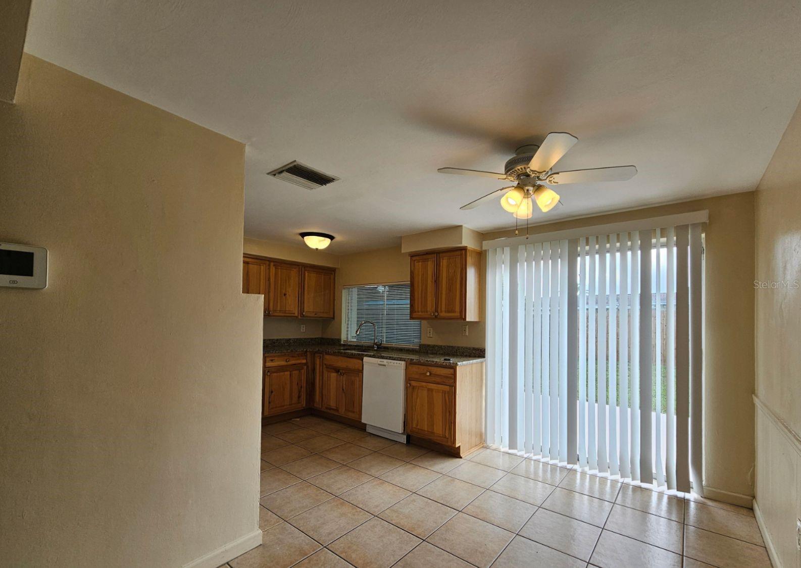 4332 Newbury Dr Property Photo 6