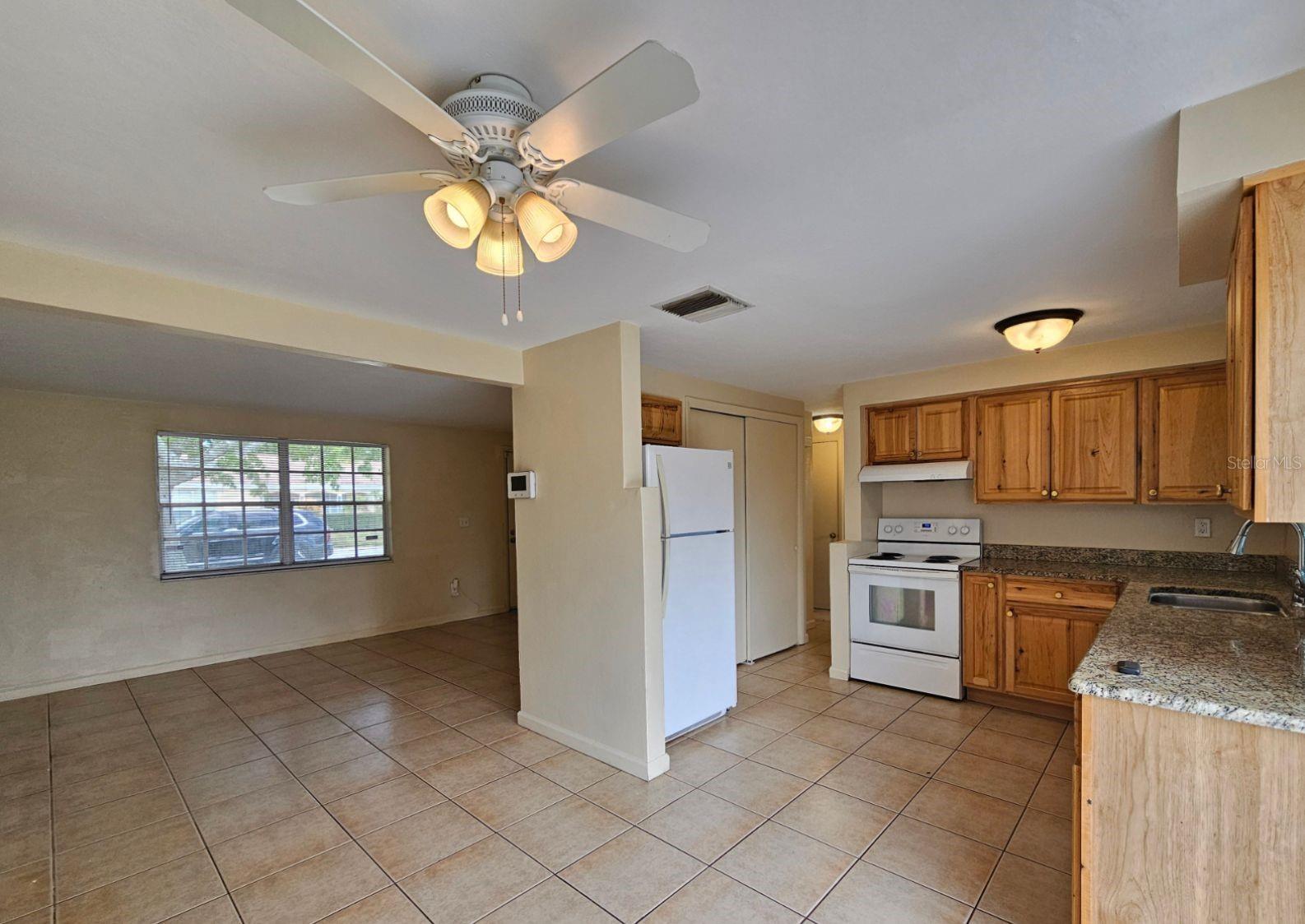 4332 Newbury Dr Property Photo 7