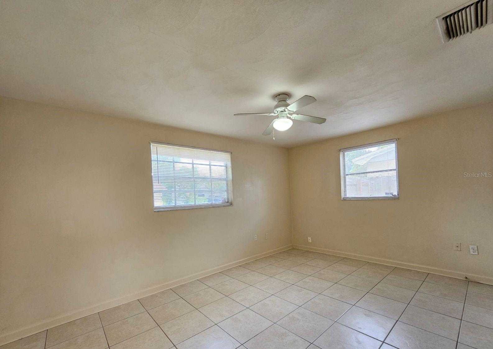 4332 Newbury Dr Property Photo 11