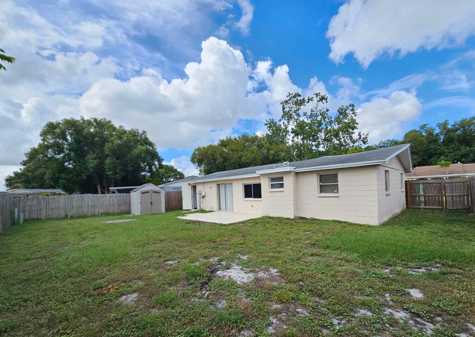 4332 Newbury Dr Property Photo 15