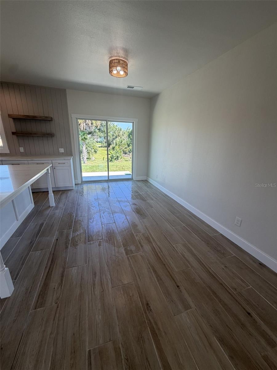 3320 Palm Dr Property Photo 4