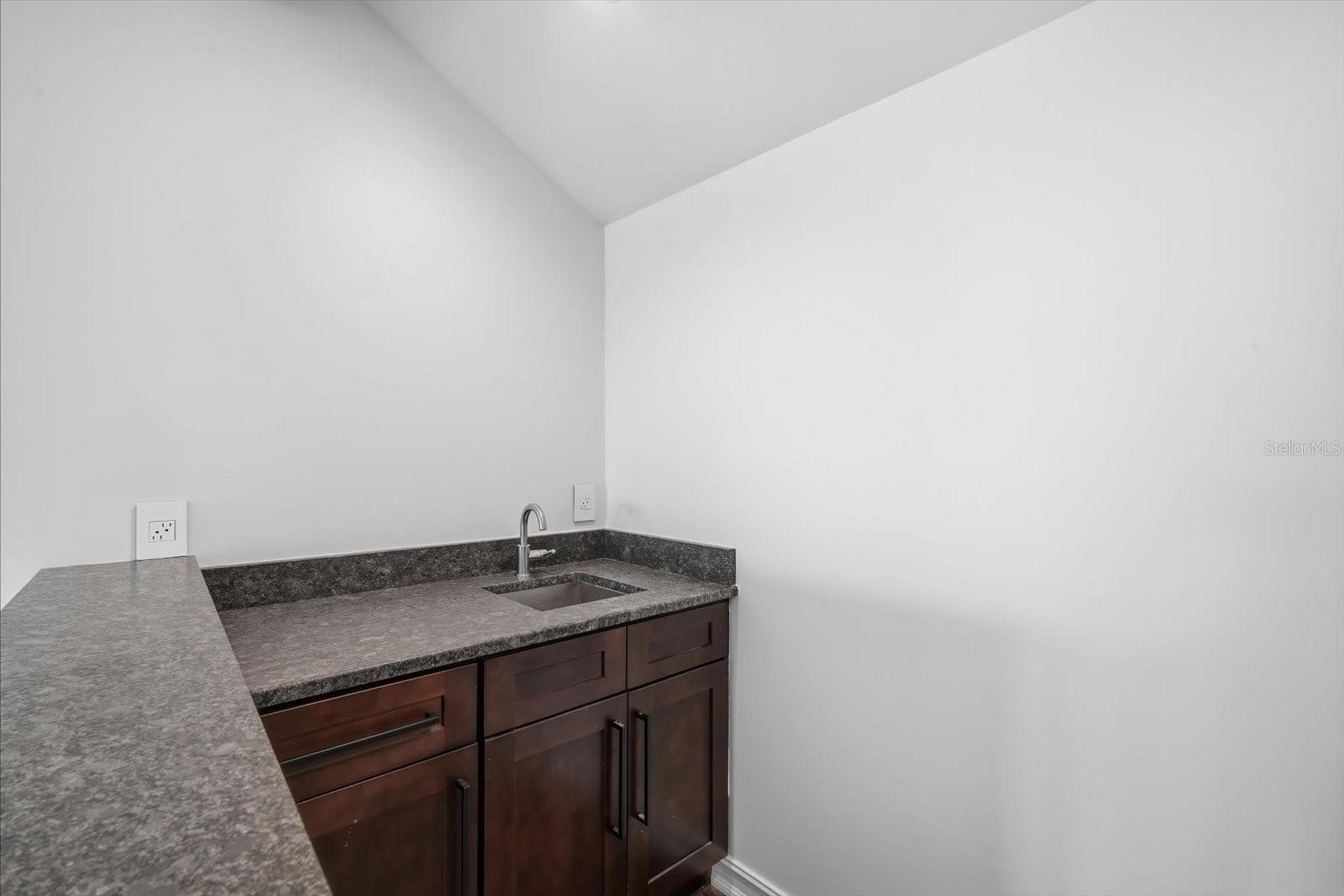 1465 Hillside Landing Dr Property Photo 32