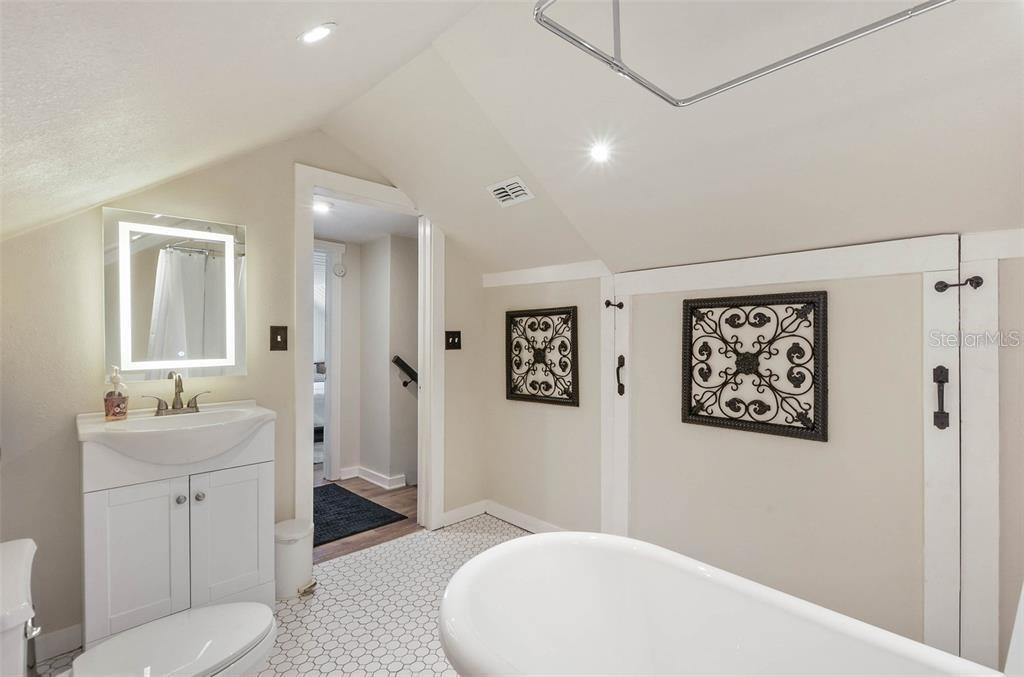 1002 W Indiana Ave Property Photo 22