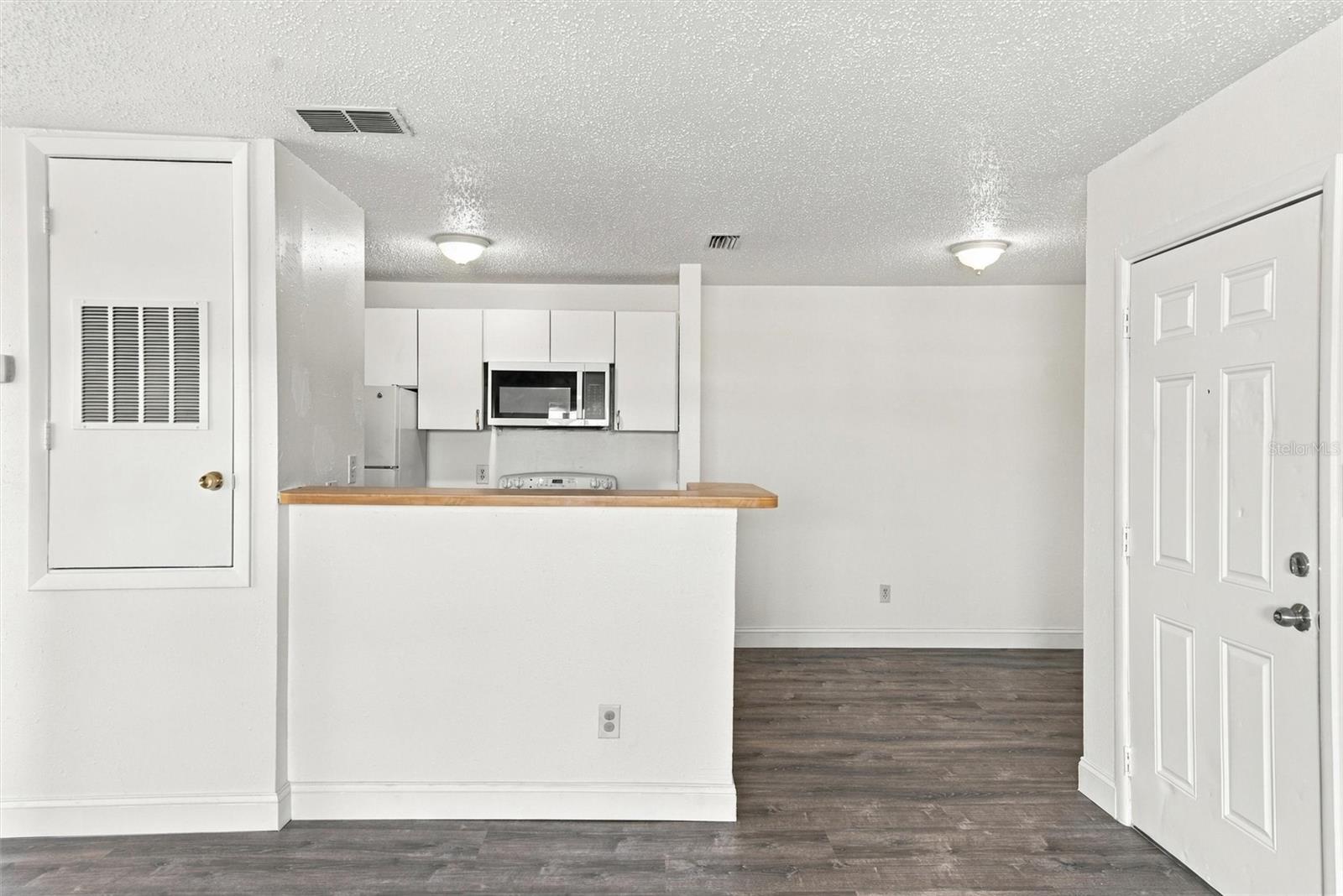 1400 Gandy Blvd N #416 Property Photo 6