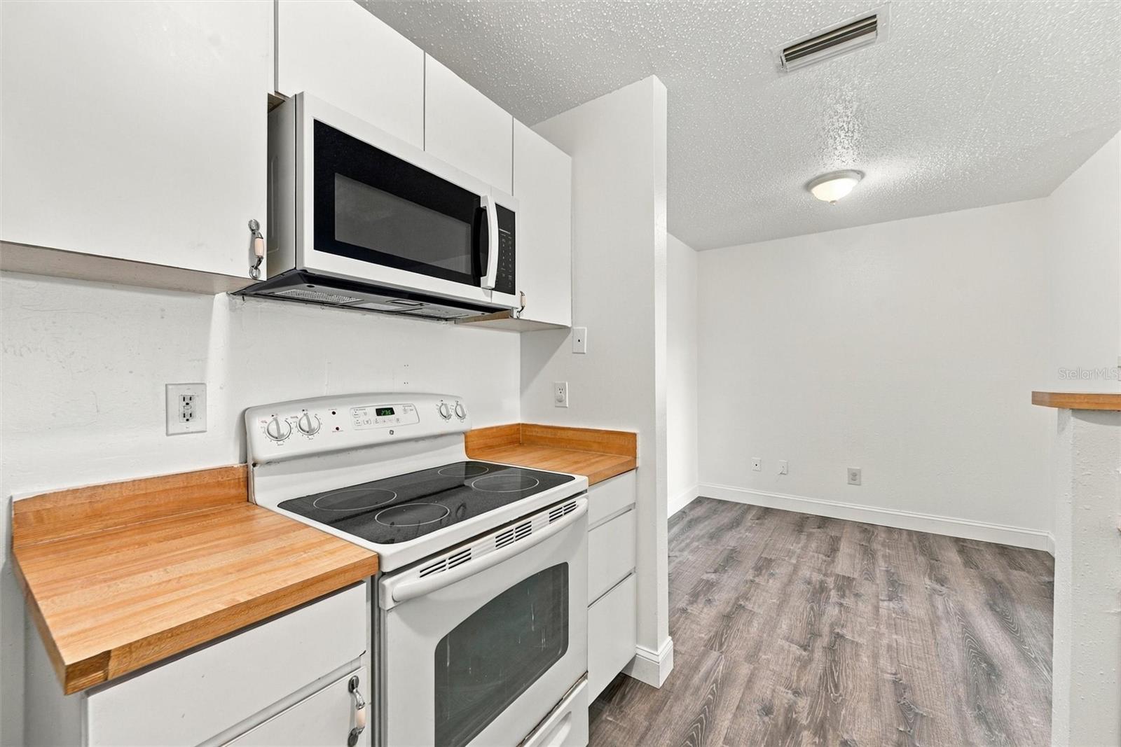 1400 Gandy Blvd N #416 Property Photo 12