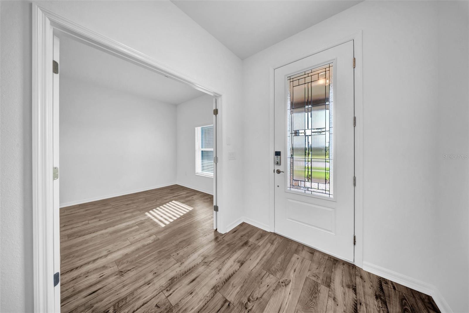 5841 Riverston Ave Property Photo 15