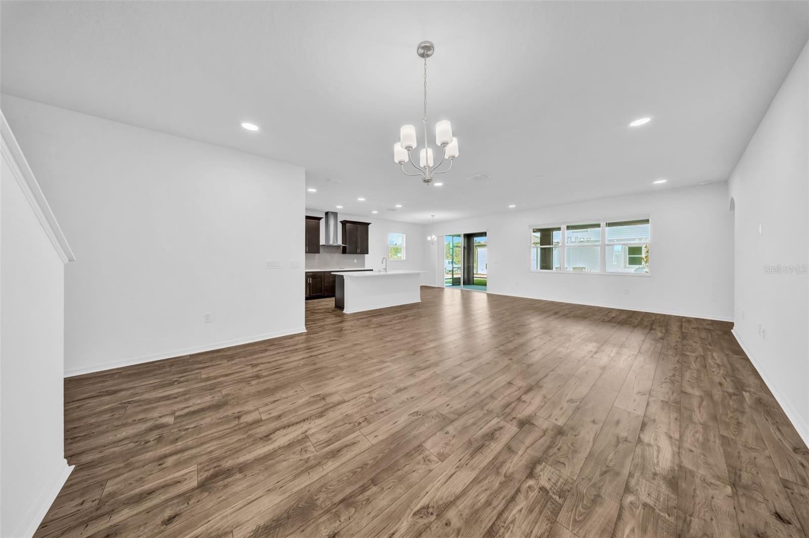 5841 Riverston Ave Property Photo 32