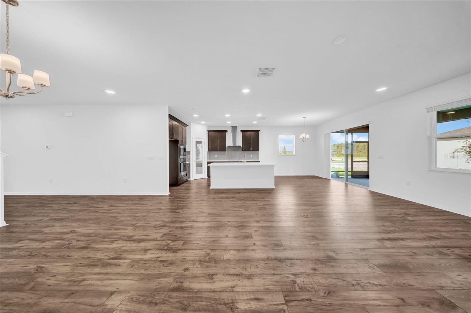 5841 Riverston Ave Property Photo 33