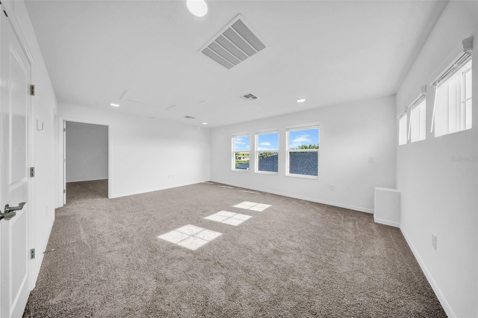 5841 Riverston Ave Property Photo 54