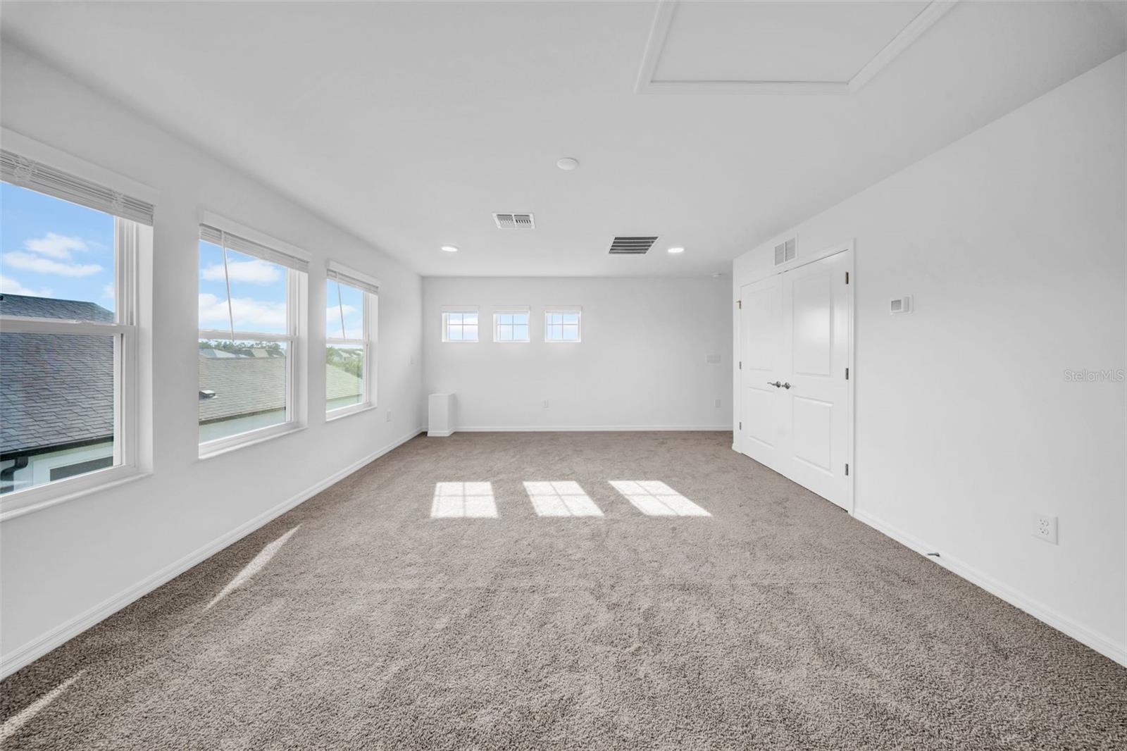 5841 Riverston Ave Property Photo 57