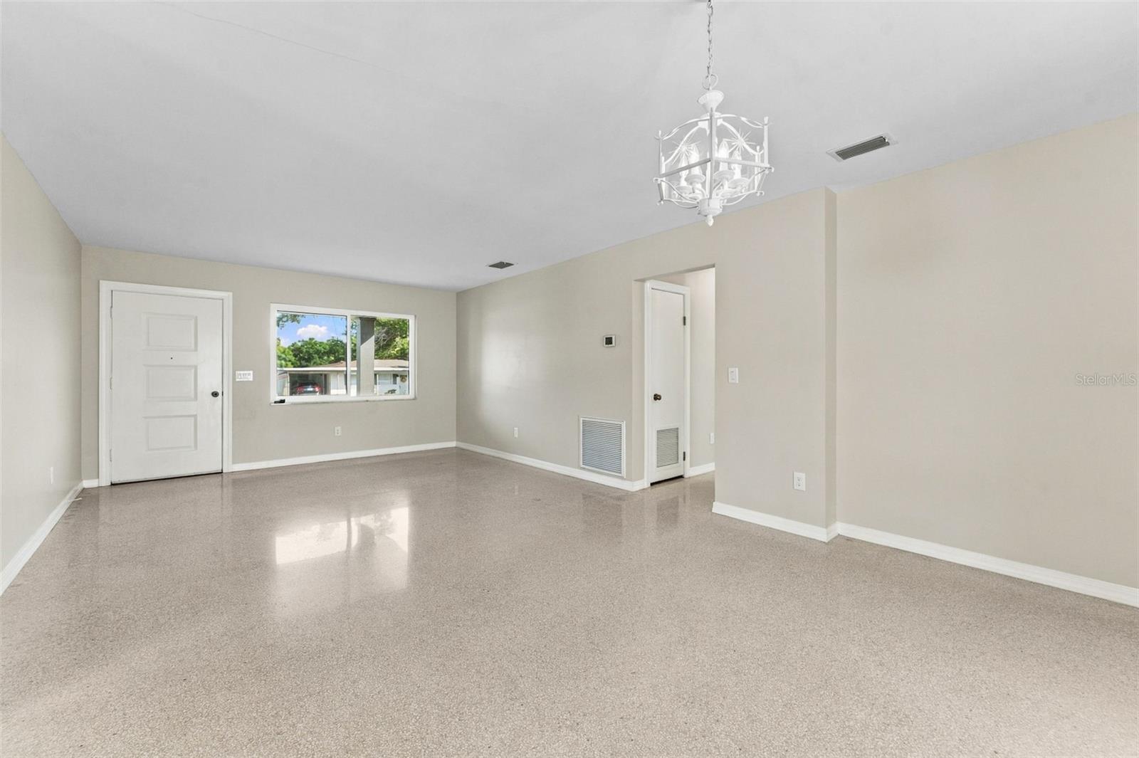 2116 W Minnehaha St Property Photo 6