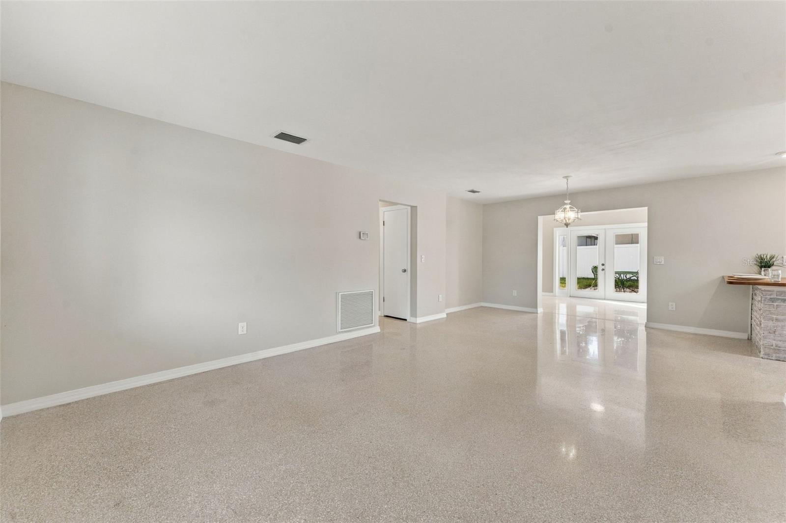 2116 W Minnehaha St Property Photo 8