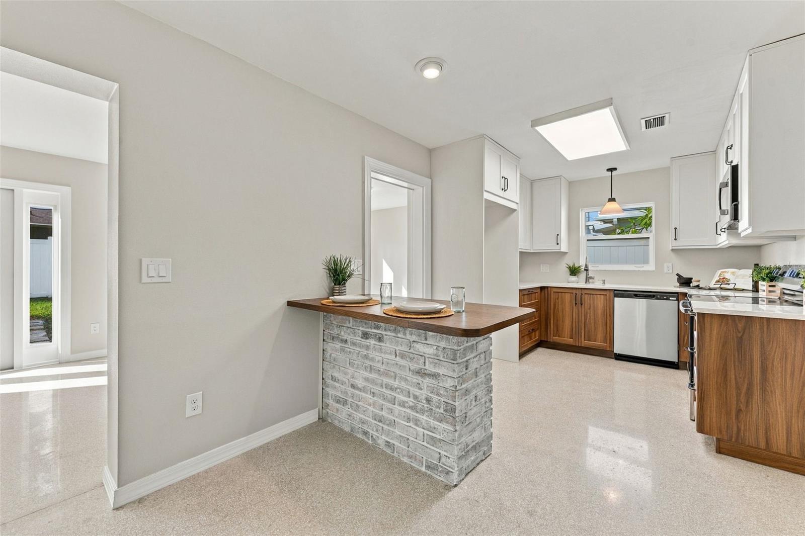 2116 W Minnehaha St Property Photo 18