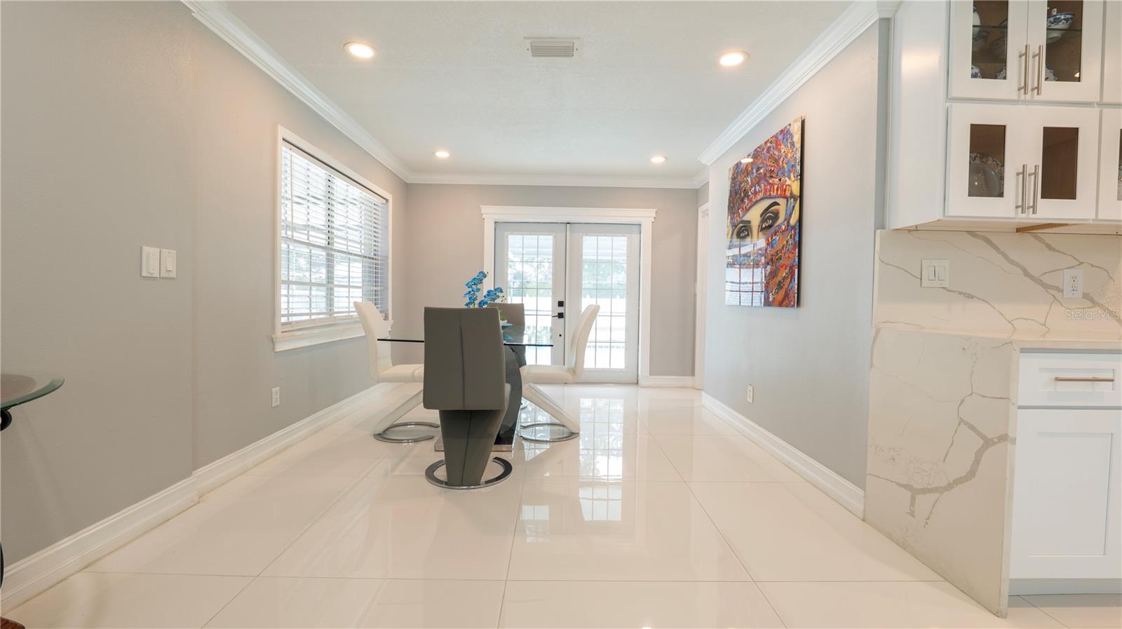 9446 Bayside Ct Property Photo 11