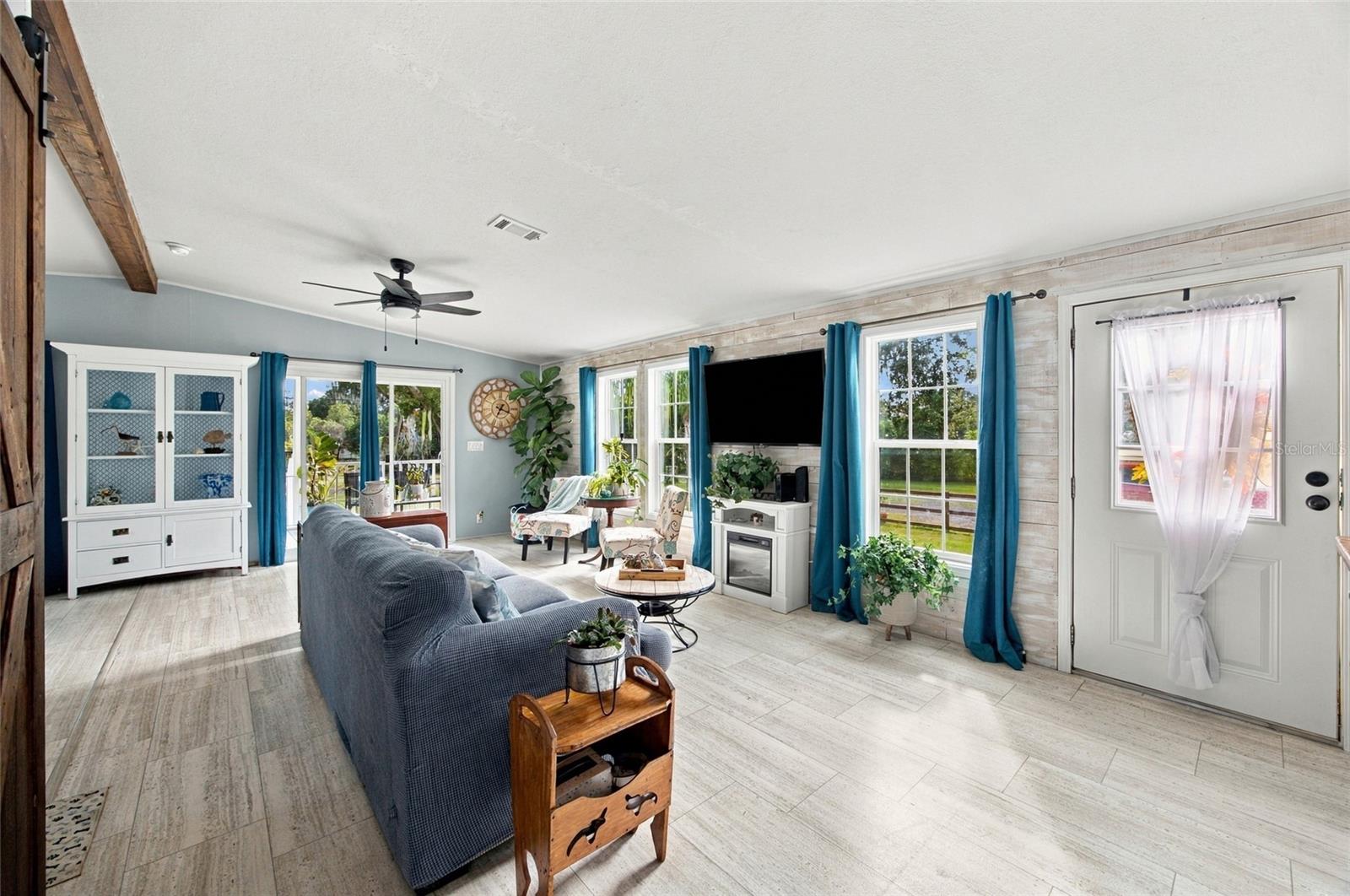 18085 Nicholas Ave Property Photo 7
