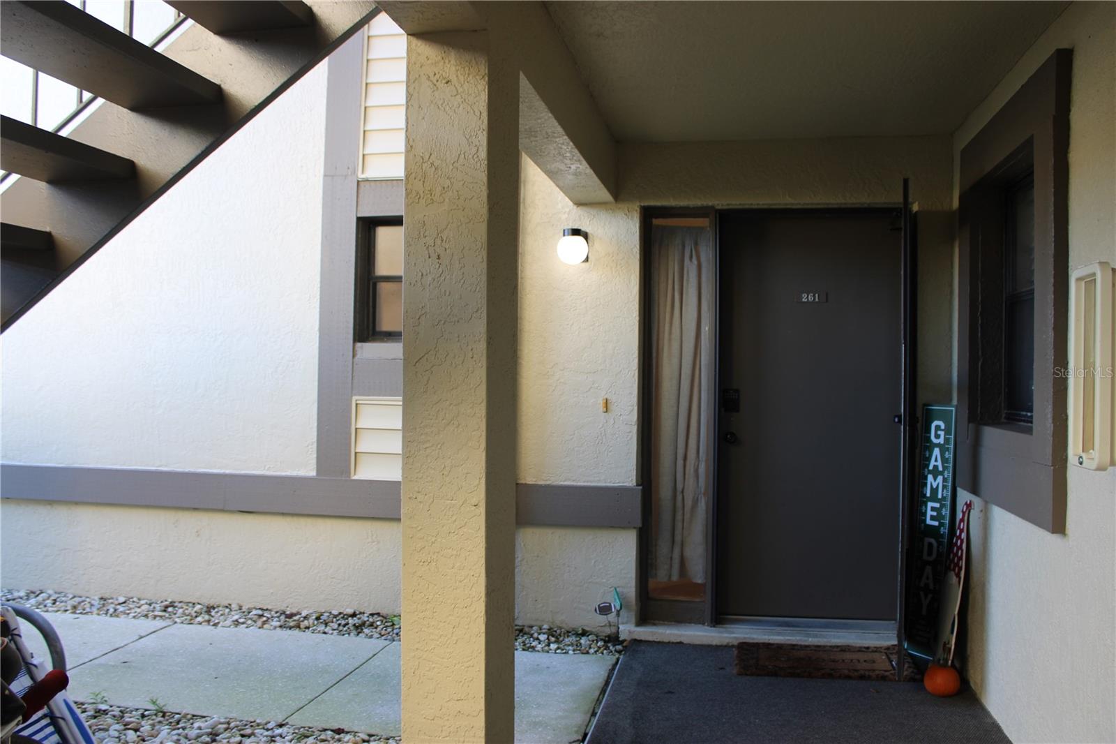 261 Woodlake Wynde #261 Property Photo 4