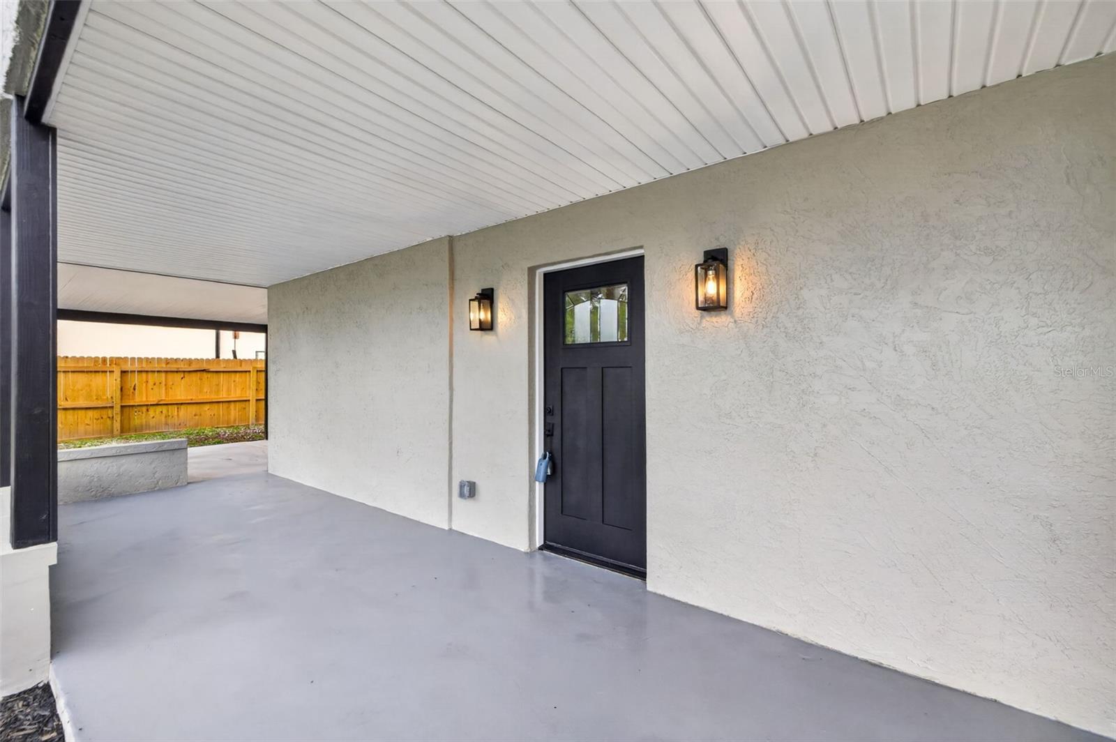 11317 Sylvan Green Ln Property Photo 2
