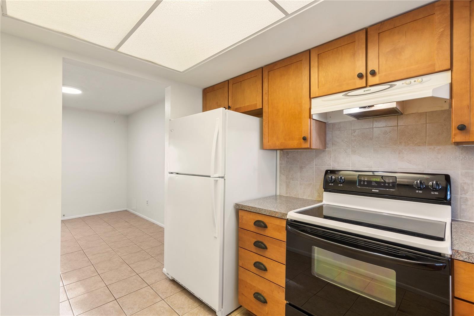 1248 Lazy Lake Rd W Property Photo 4