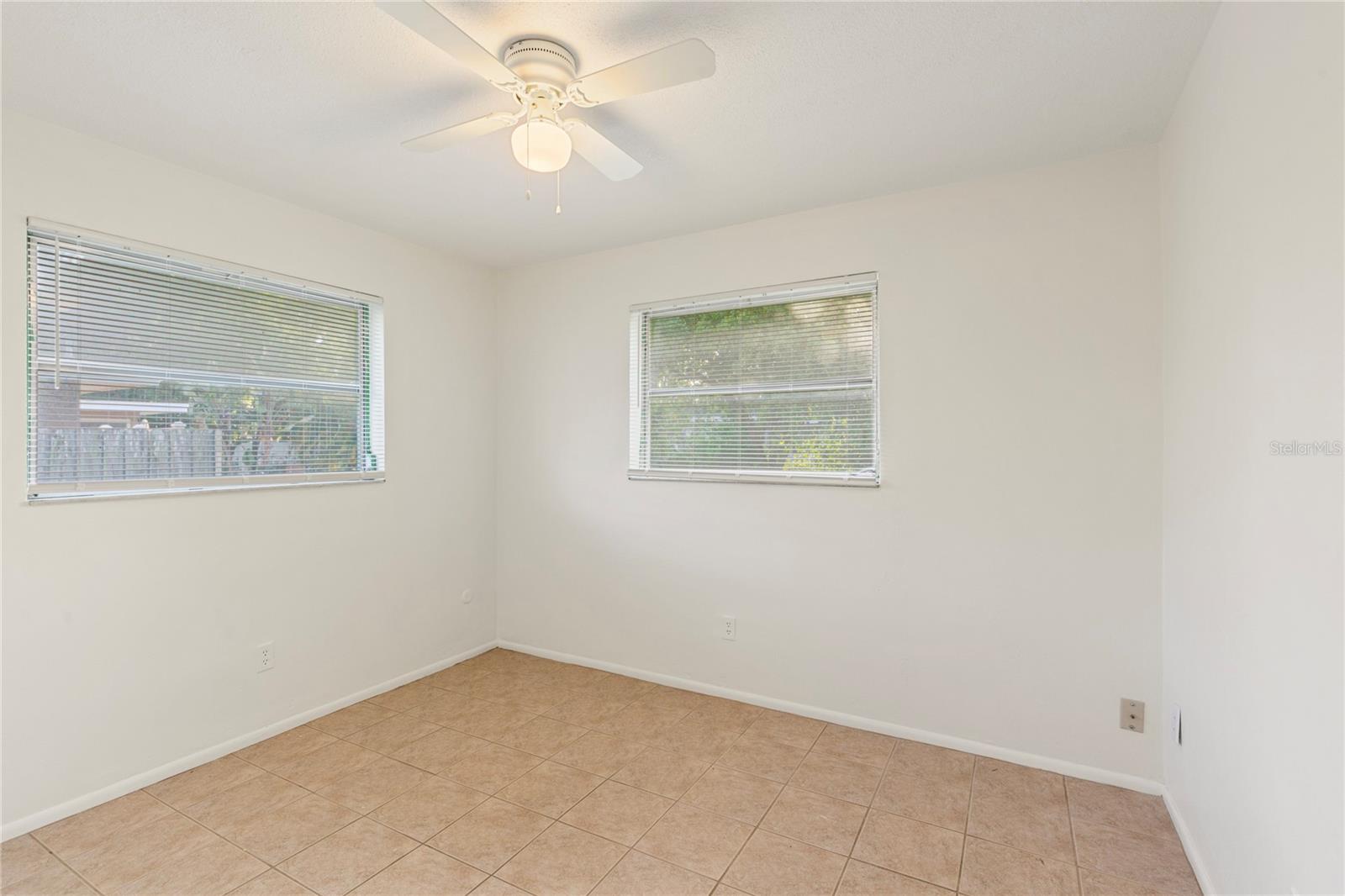 1248 Lazy Lake Rd W Property Photo 9