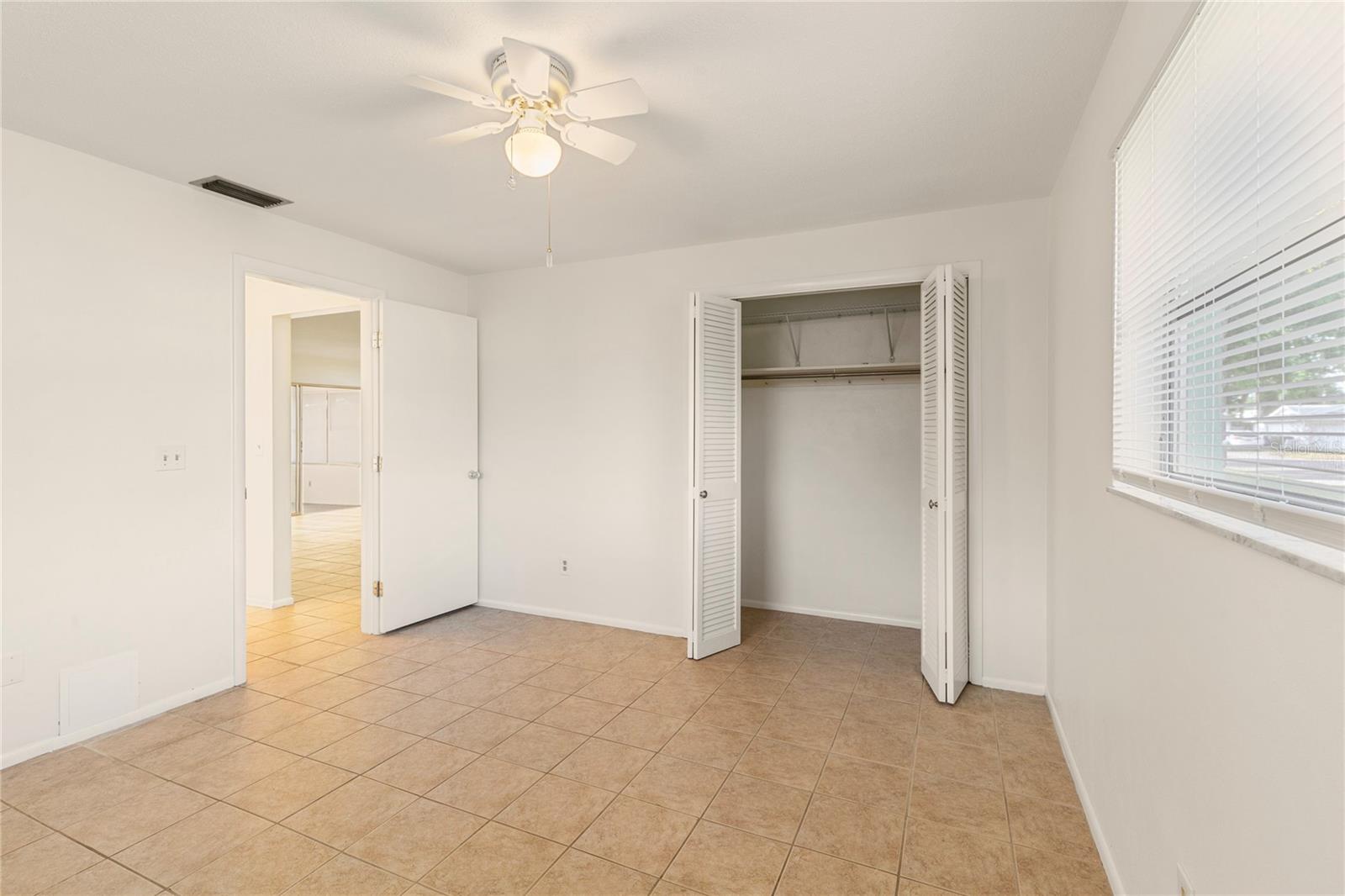 1248 Lazy Lake Rd W Property Photo 10