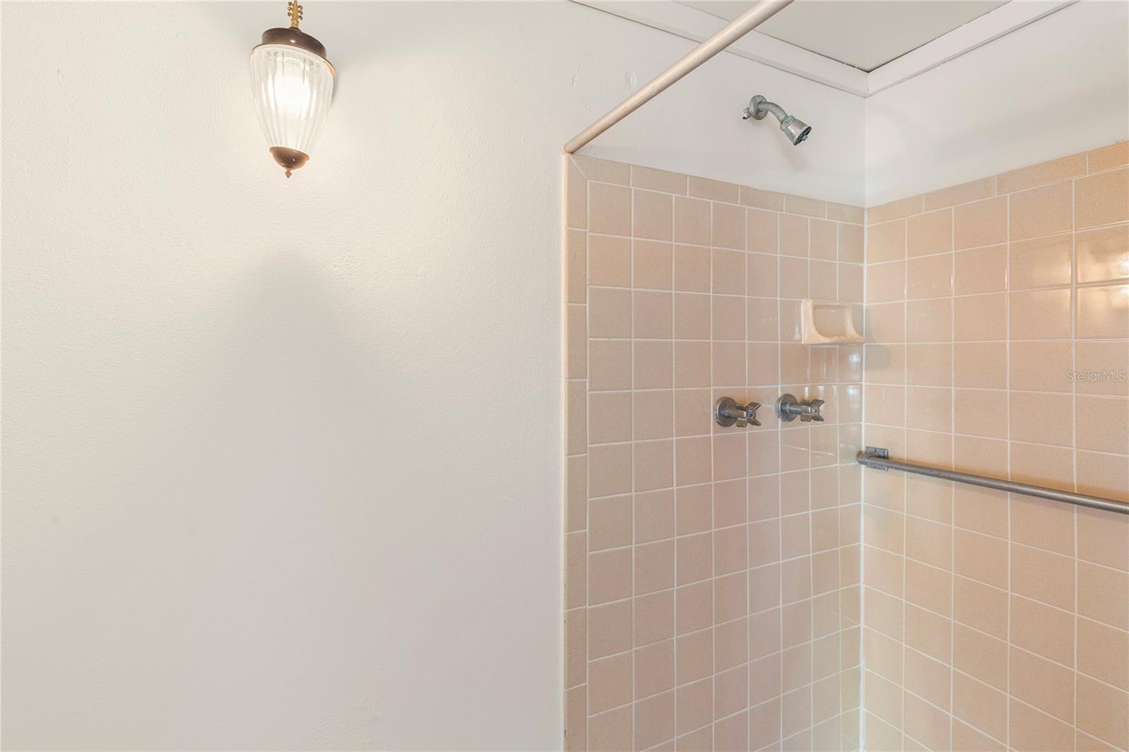 1248 Lazy Lake Rd W Property Photo 14