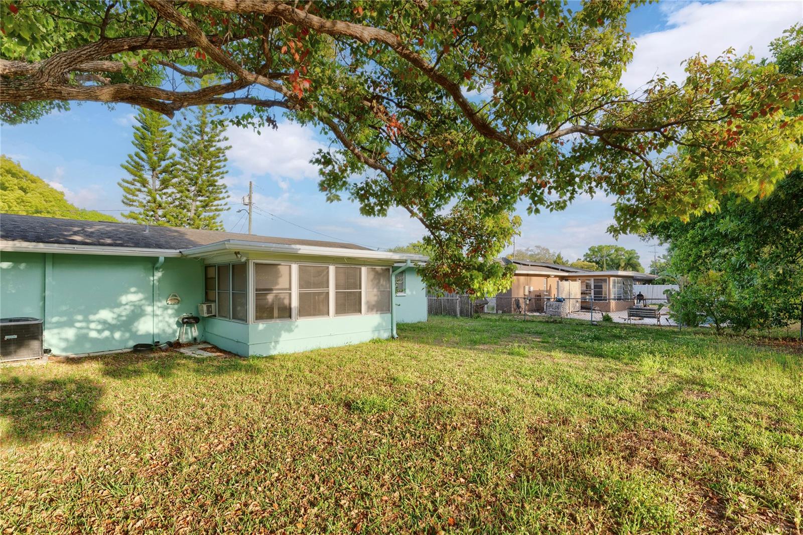1248 Lazy Lake Rd W Property Photo 19