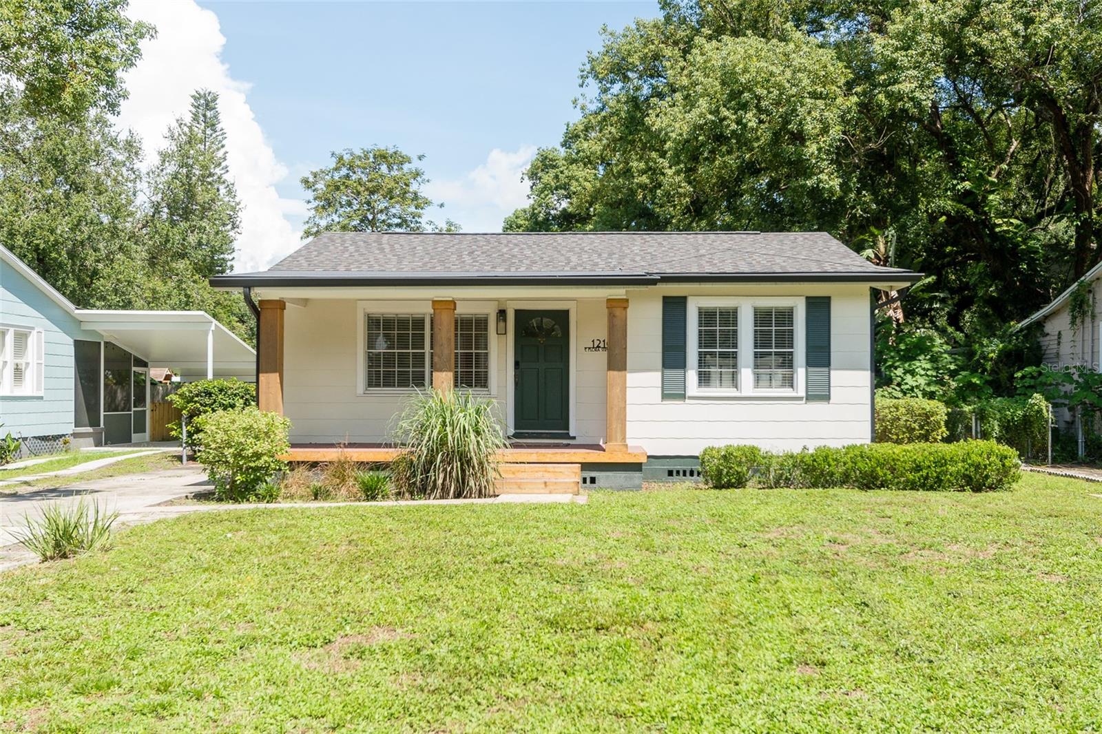1216 E FLORA ST Property Photo 1